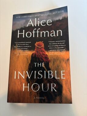 The Invisible Hour by Alice Hoffman  (Paperback book)